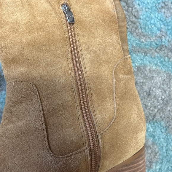 Marc Fisher suede knee high boots. Like new. Soft! 9.5 - Picture 8 of 8